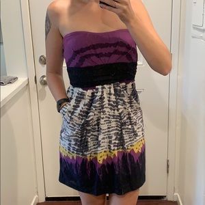 STRAPLESS DRESS WITH POCETS!